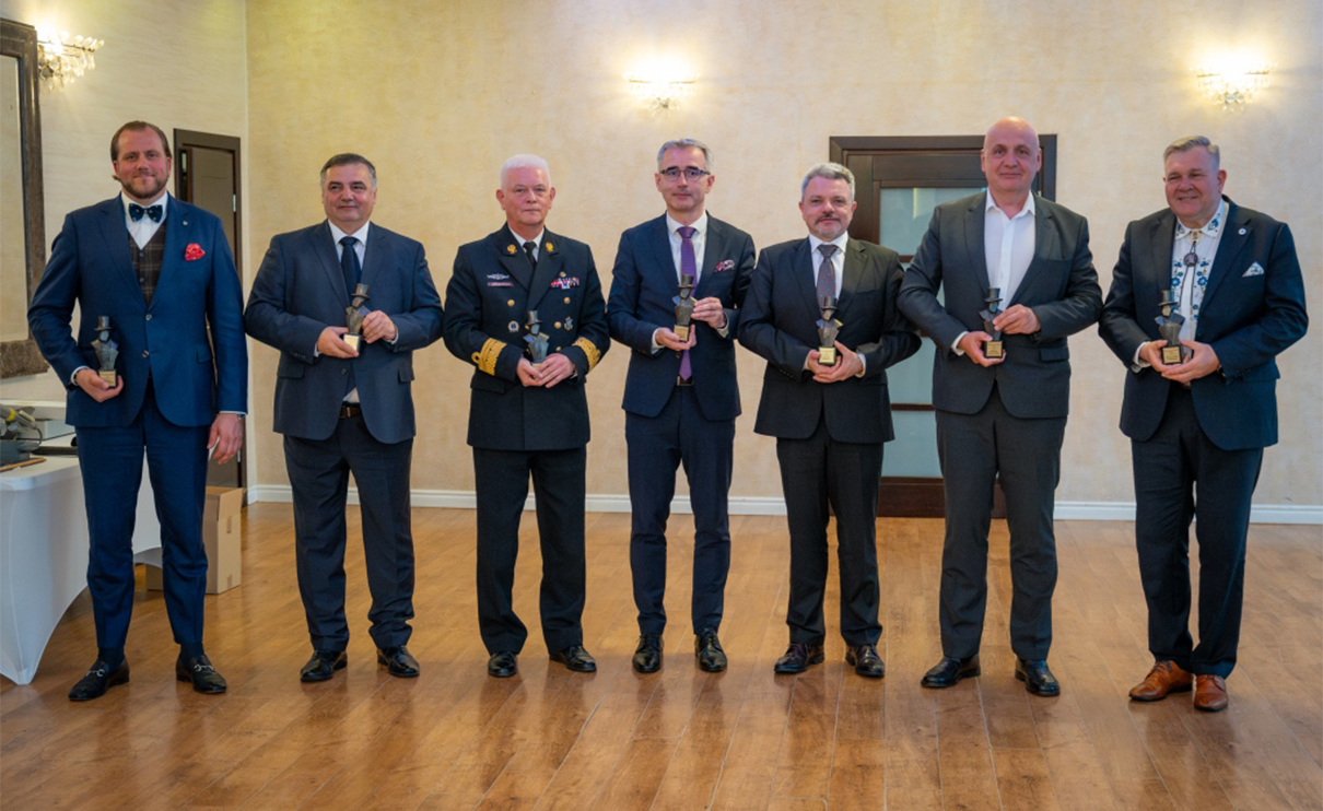Rector Honoured with Gentleman of the Year Award