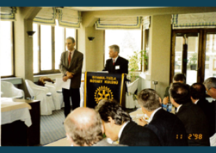 11.12.1988 Prof Piotr Przybyłowski presents the University during the period of preparation for the foundation of IAMU, Rotary Club, Tuzla, Istanbul